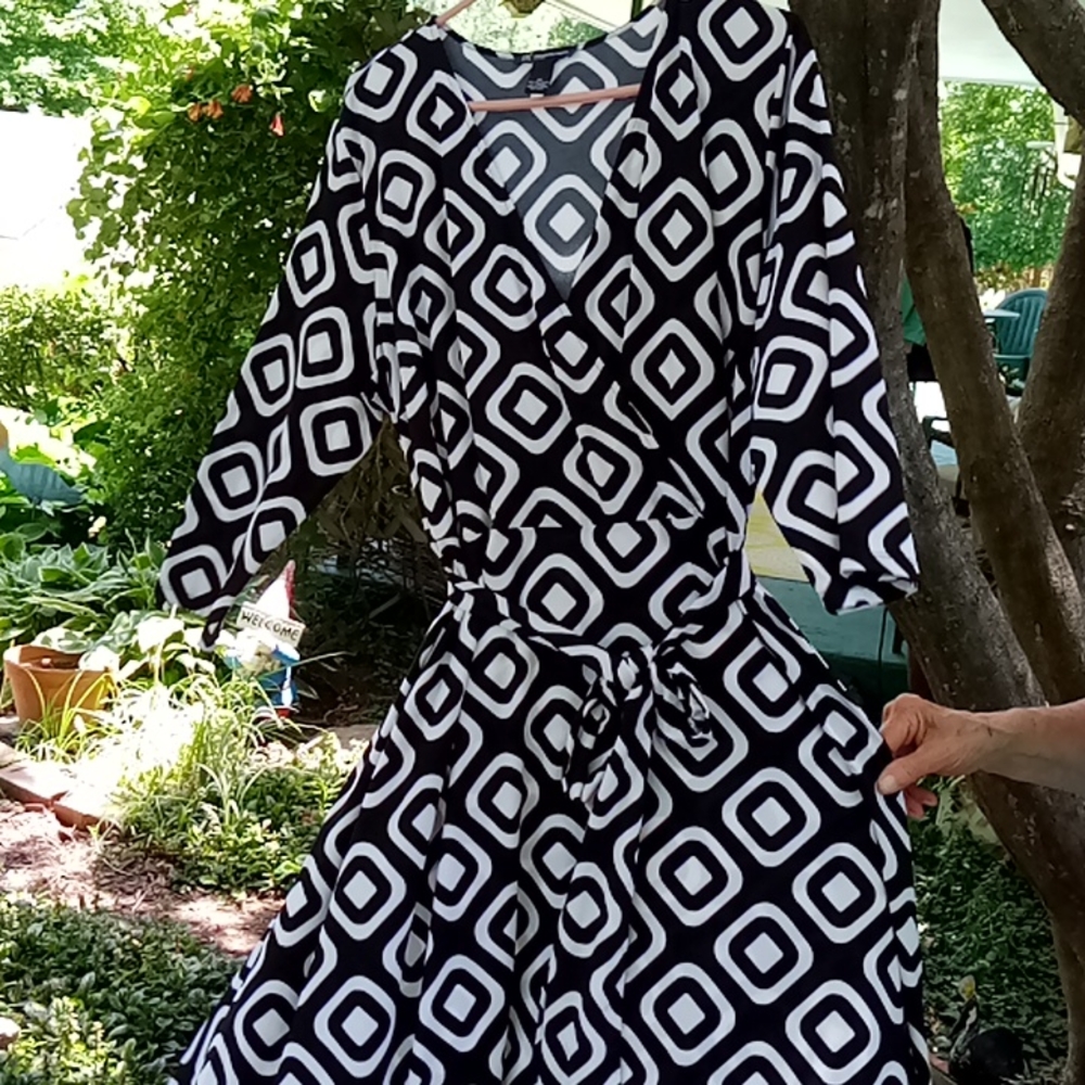 Dress, work to cocktail and comfortable. Washable, travel and no wrinkles.